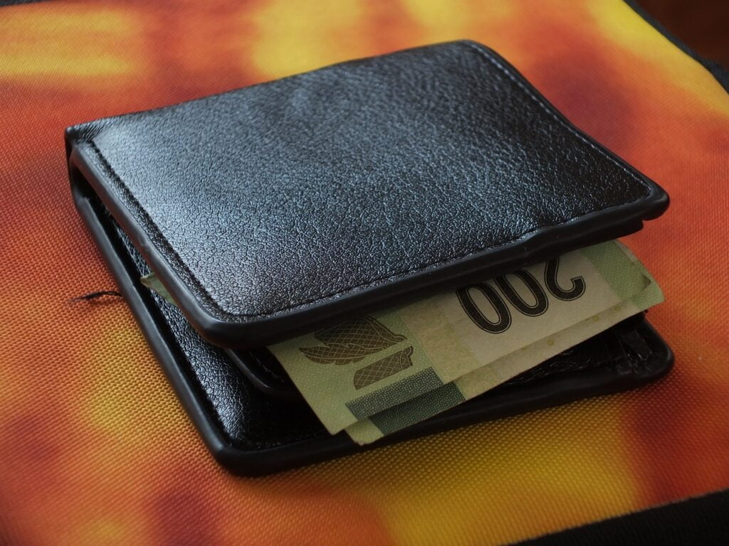 wallet, money, banknote-1326017.jpg